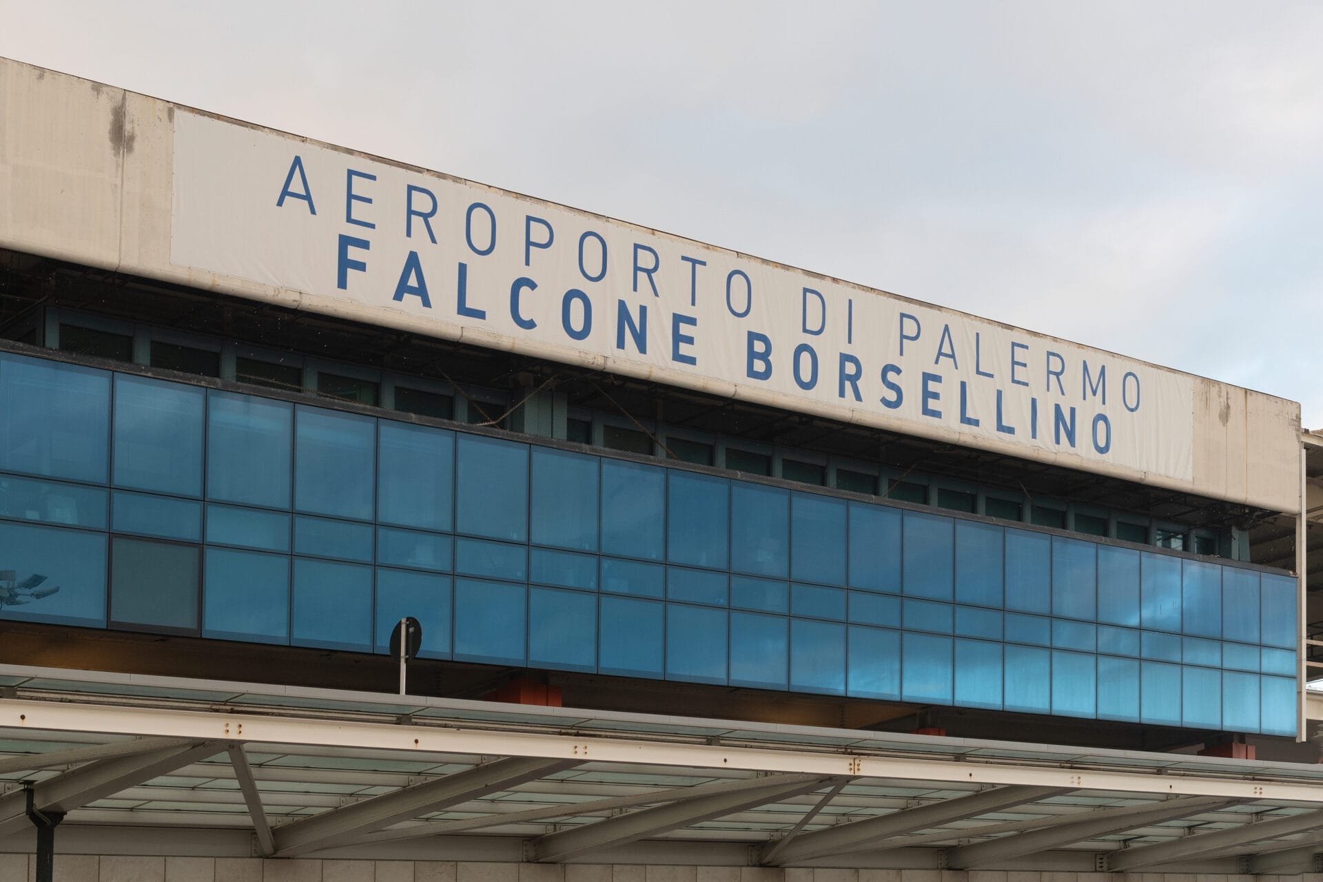 Aeroporto Palermo presa da Adobe