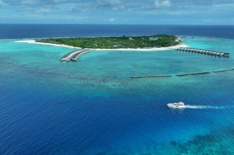 Oceano Indiano, opening in vista tra gli atolli maldiviani