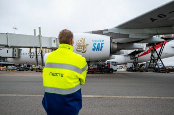 Voli green, Emirates fornirà il Saf all’aeroporto di Amsterdam Schiphol