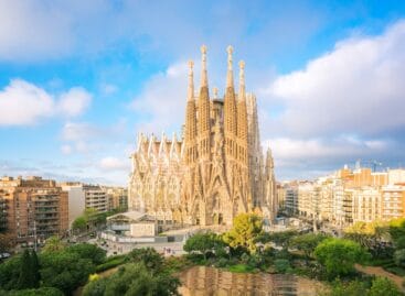 Barcellona, la Sagrada Familia sarà conclusa nel 2026. Ma c’è lo spettro degli espropri