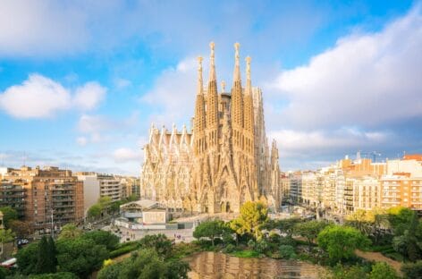 Barcellona, la Sagrada Familia sarà conclusa nel 2026. Ma c’è lo spettro degli espropri