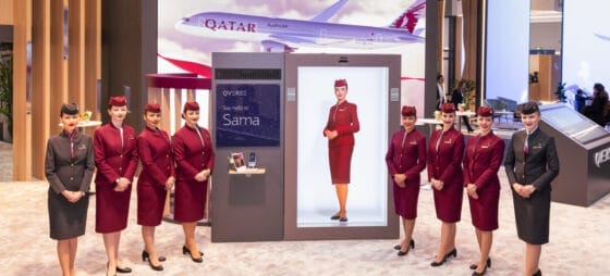 Ologrammi al posto delle hostess: Qatar Airways avvia il progetto Sama 2.0