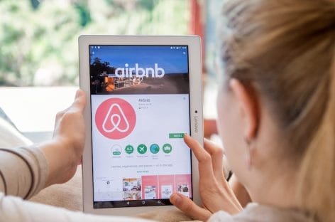 Francia, albergatori contro Airbnb: chiesti 9 milioni di danni
