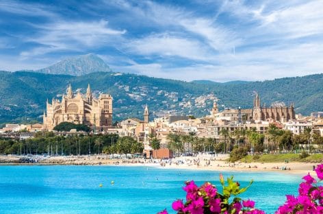 Le Baleari alzano il tiro: “Spiagge occupate contro l’overtourism”