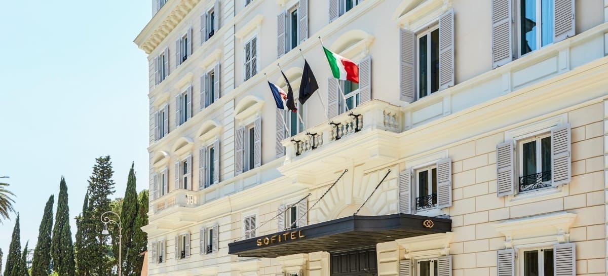 Al fondo francese Extendam l’hotel Sofitel Rome Villa Borghese