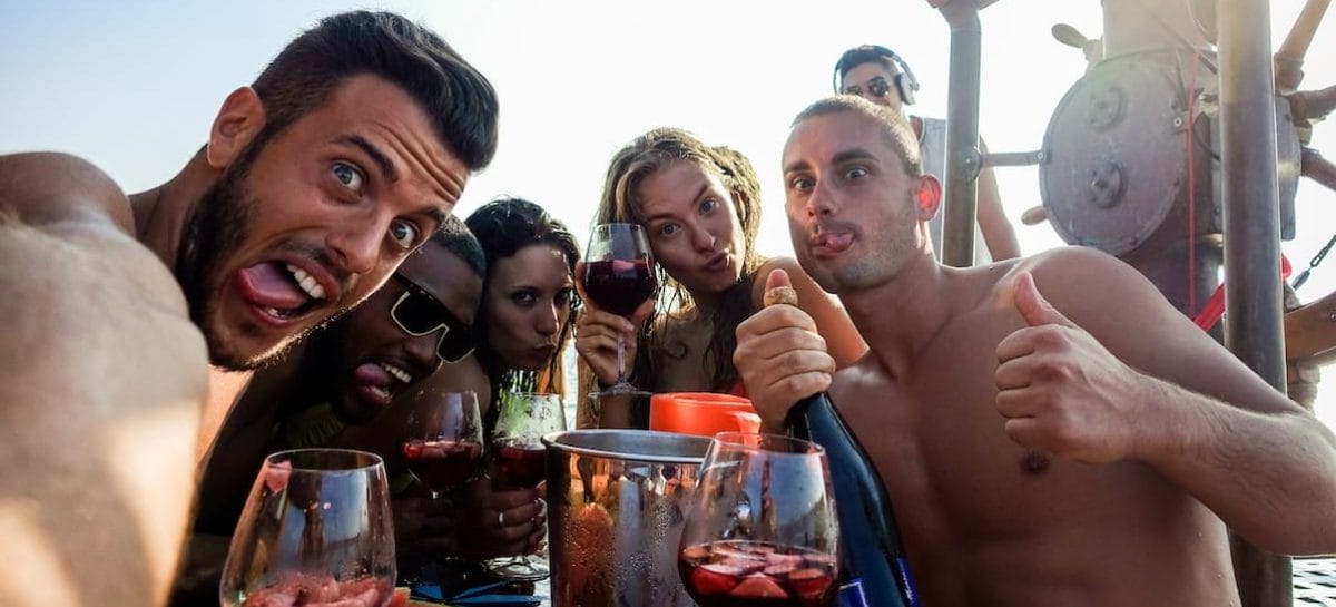 Baleari, legge anti-alcool: 1.500 euro di multa ai turisti ubriachi