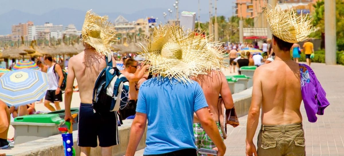 Overtourism, protesta alle Baleari al grido di “Maiorca non è in vendita”