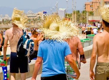 Overtourism, protesta alle Baleari al grido di “Maiorca non è in vendita”