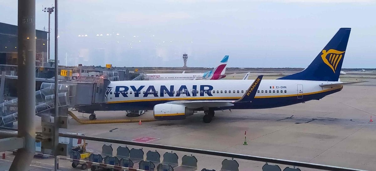 C’era una volta super Ryanair: utili dimezzati