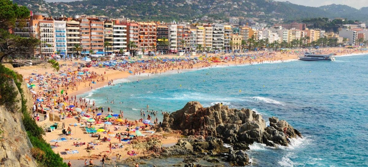 Overtourism, top 10 delle località più affollate: prima Lloret de Mar