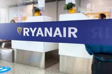 Ryanair, addio ai banchi check-in da maggio