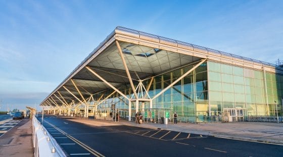 Stansted: sistema informatico in tilt, in centinaia a terra