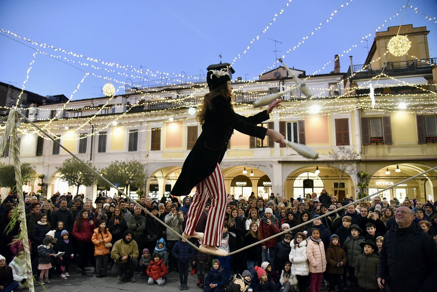 Buon Natale Brescia 2023 - La strada Winter - Jorik C’é Petit Cabaret (Italia) uff st