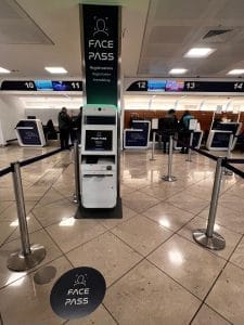 Kiosk riconoscimento biometrico aeroporto di Napoli