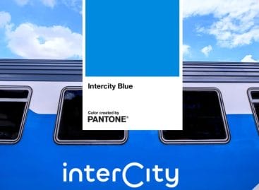 L’Intercity si colora di blue con il Pantone Color Institute