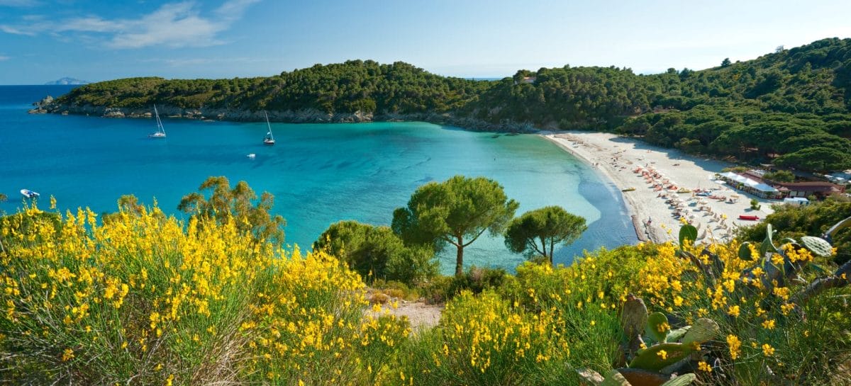 Elba si rialza dal nubifragio. E guarda all’estate